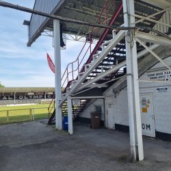 Neuvillestadion - Olympic Charleroi - Groundhopping Stadionkoorts