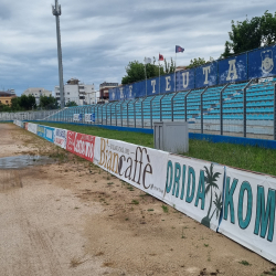 Het Niko Dovanastadion van KS Teuta Durrës (Albanië) - Stadionkoorts Groundhopping