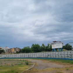 Het Niko Dovanastadion van KS Teuta Durrës (Albanië) - Stadionkoorts Groundhopping