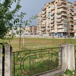 Lost ground Tomori Stadium van FK Tomori in Berat (Albanië) -Stadionkoorts Groundhopping