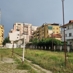 Lost ground Tomori Stadium van FK Tomori in Berat (Albanië) -Stadionkoorts Groundhopping