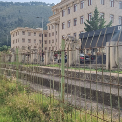 Lost ground Tomori Stadium van FK Tomori in Berat (Albanië) -Stadionkoorts Groundhopping