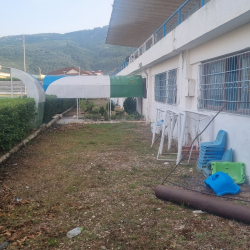 Tomori Stadium van FK Tomori in Berat (Albanië) -Stadionkoorts Groundhopping