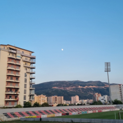 Stadionkoorts groundhopping - Het Flamurtari stadion in Vlorë - Albanië