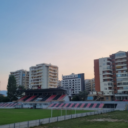 Stadionkoorts groundhopping - Het Flamurtari stadion in Vlorë - Albanië