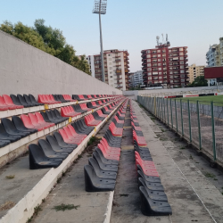 Stadionkoorts groundhopping - Het Flamurtari stadion in Vlorë - Albanië