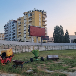 Stadionkoorts groundhopping - Het Flamurtari stadion in Vlorë - Albanië