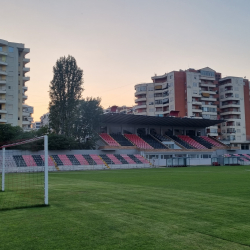 Stadionkoorts groundhopping - Het Flamurtari stadion in Vlorë - Albanië