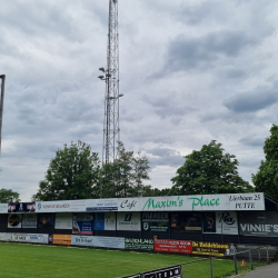 Stadionkoorts groundhopping - Staf Janssenstadion van KFC Putte - Belgie