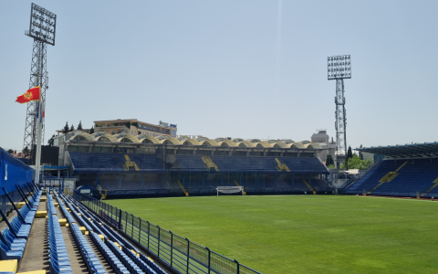 Stadionkoorts groundhopping - Pod Goricomstadion van FK Budućnost Podgorica - Montenegro