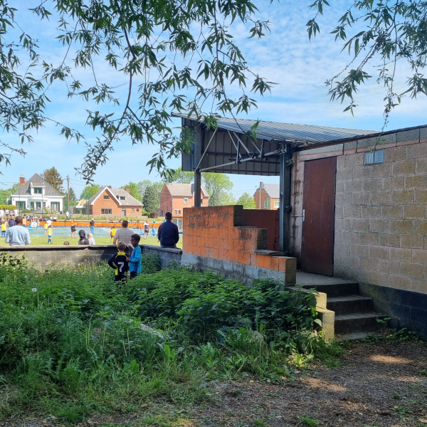 Stade du Pont-à-Biesmes - UBS Auvelais - Groundhopping Stadionkoorts