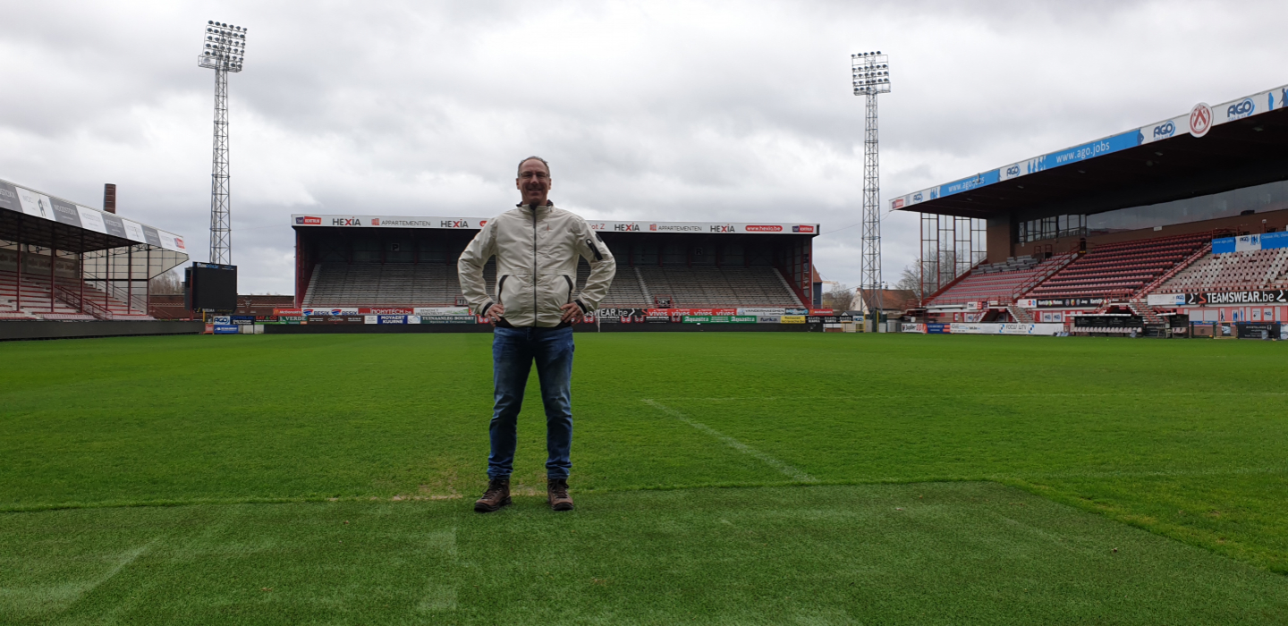 Het Gulpensporenstadion van KV Kortrijk - Groundhopping Stadionkoorts