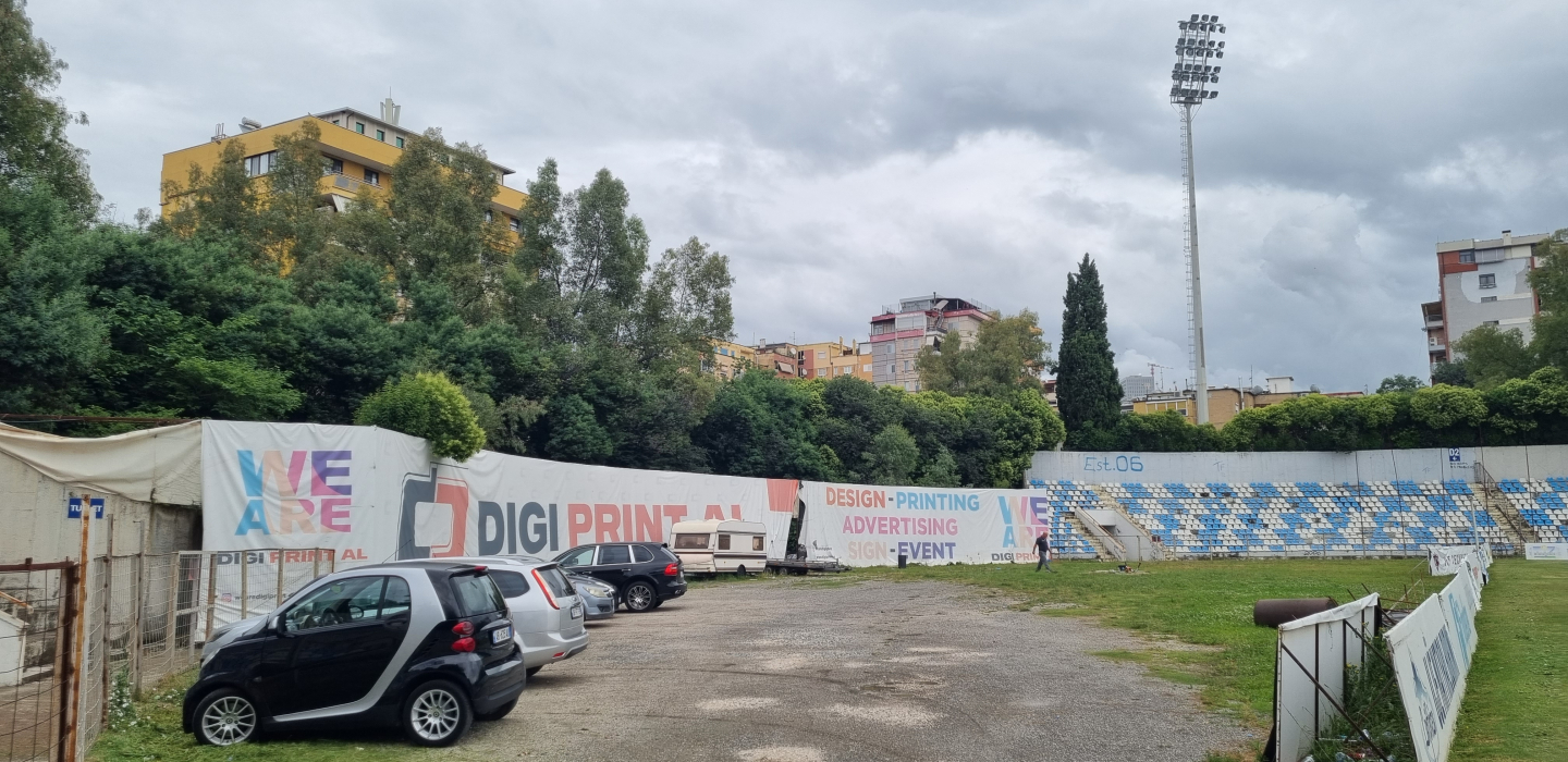 Selman Stërmasi Stadion van KF Tirana (Albanië) - Stadionkoorts Groundhopping