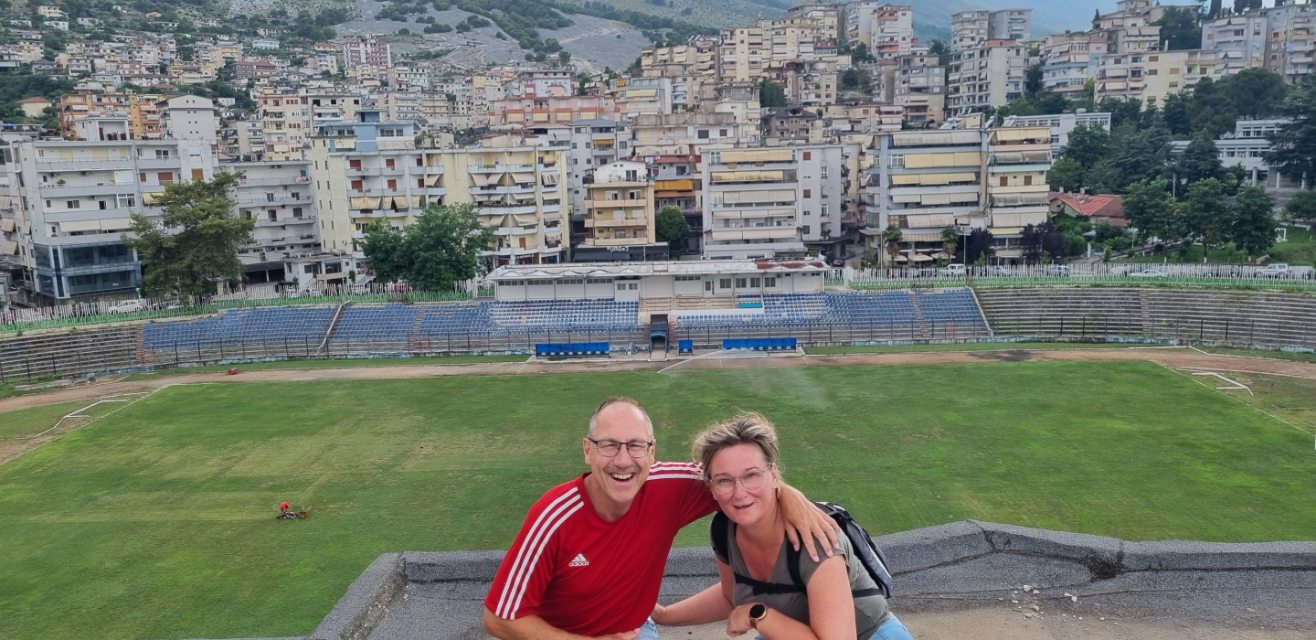 Gjirokastra Stadion van KS Luftëtari Gjirokastër (Albanië) - Stadionkoorts Groundhopping - Peter Dekker